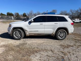 2017 Jeep Grand Cherokee Laredo 4x2 - Exterior Side Driver Image